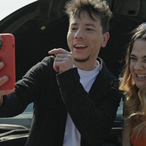 Per un pugno di like: Daniele Condotta e Glenda Resta in una scena del film