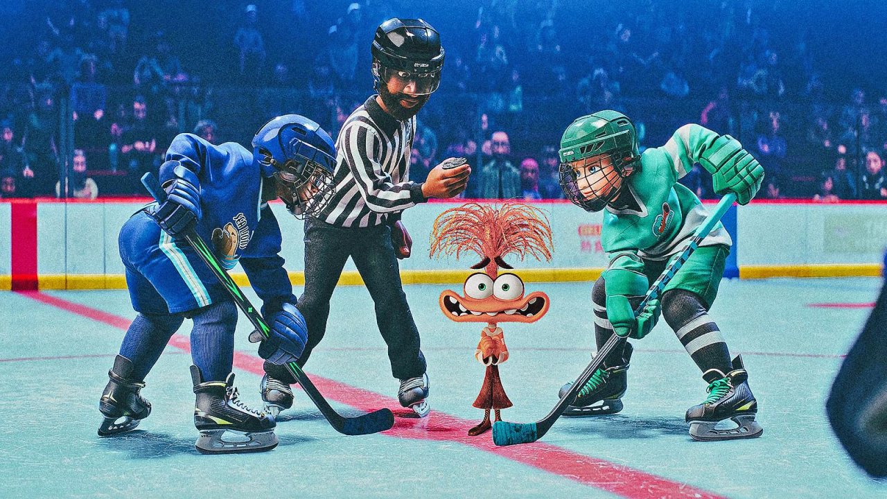 Riley e le amiche in una scena di Inside Out 2