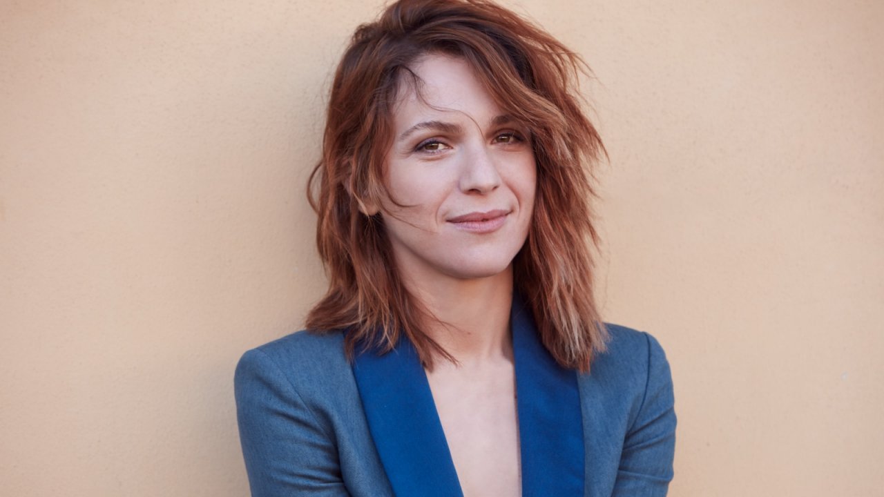 Isabella Ragonese in primo piano