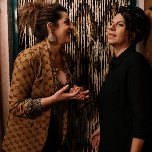 Il cacio con le pere: Elena Di Cioccio e Geppi Cucciari in una scena del film
