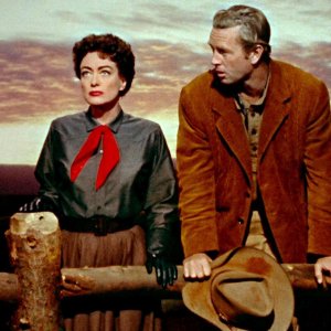 Johnny Guitar: Joan Crawford e Steling Hayden in una scena