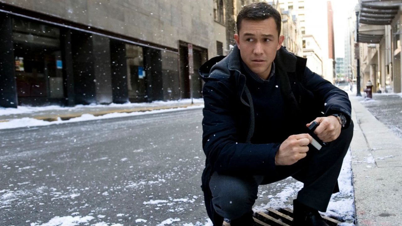 Joseph-Gordon-Levitt  nei panni dell'agente di polizia John Blake