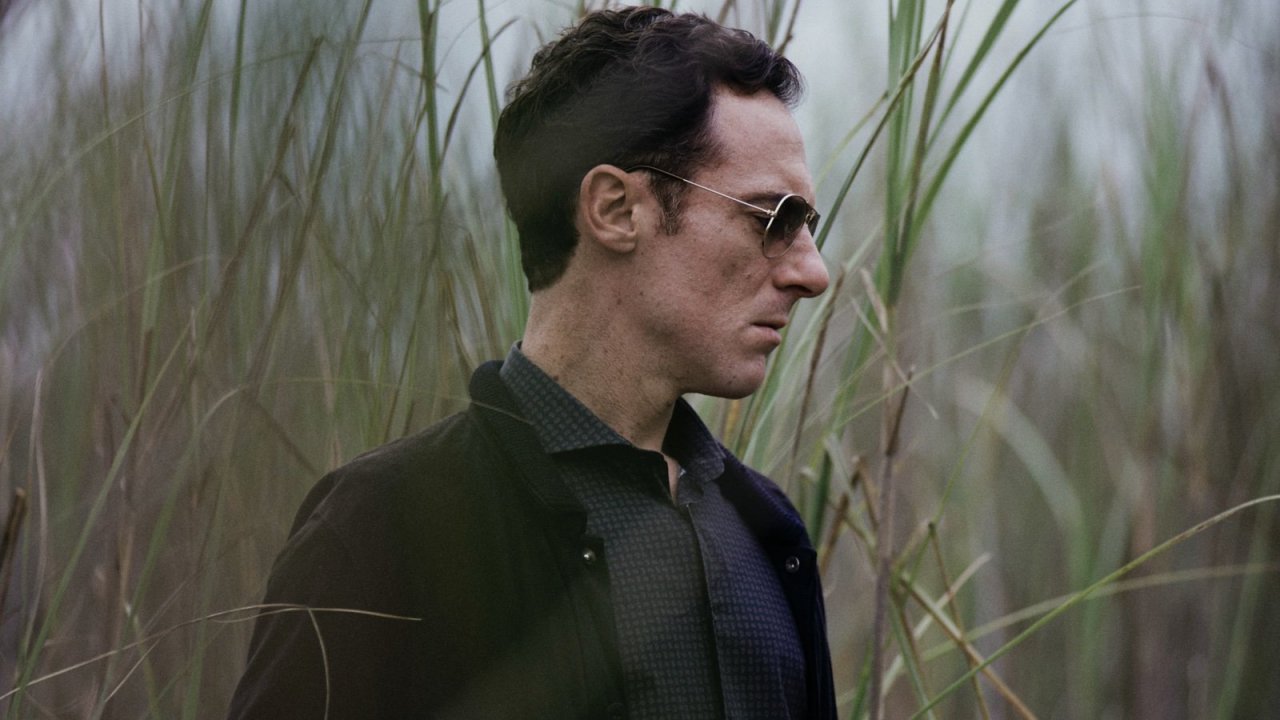 Elio Germano in Iddu