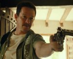 Flight Risk: Mark Wahlberg calvo e psicopatico nel trailer del film di Mel Gibson