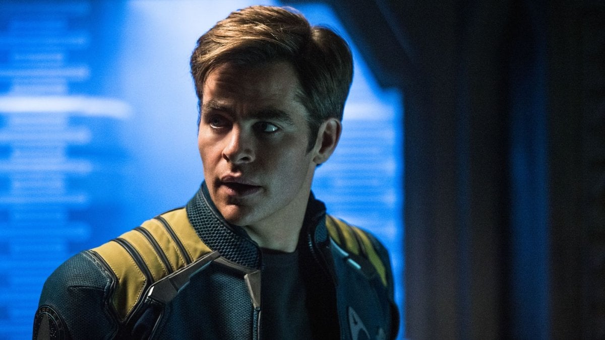 Star Trek, Chris Pine: "Ora che sono più vecchio sarei curioso di tornare a in terpretare il Capitano Kirk"