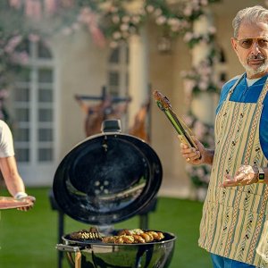 Kaos: Jeff Goldblum in una foto della serie