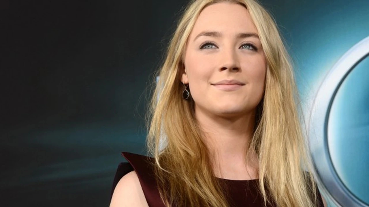 Primo piano di Saoirse Ronan
