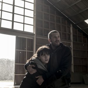 Acid: Guillaume Canet e Patience Munchenbach in una scena