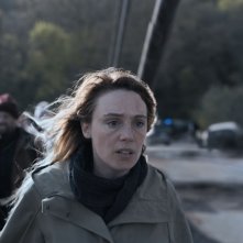 Acid: Laetitia Dosch in una scena su un ponte