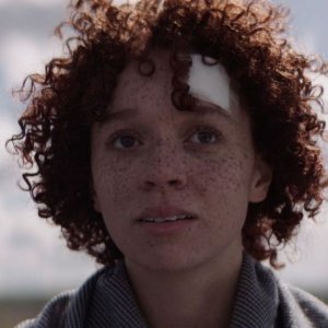 Woken: Erin Kellyman in un primo piano