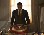 Captain America: Brave New World, Anthony Mackie svela il nuovo costume con una foto inedita