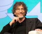 Neil Gaiman accusato di abusi sessuali nei confronti due donne, lo scrittore nega