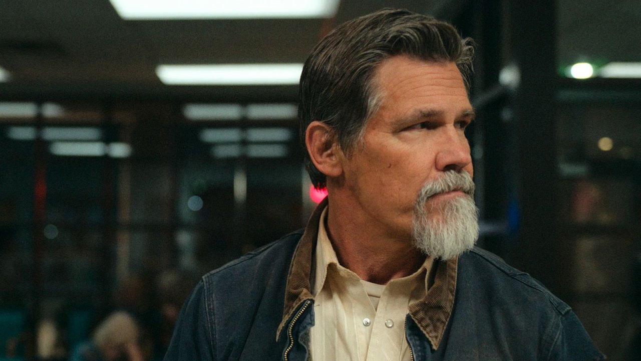 Josh Brolin in una scena di Outer Range 2