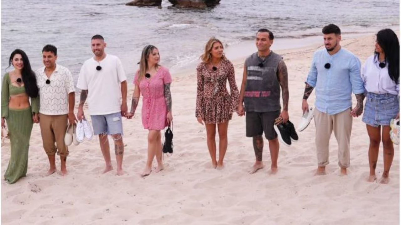 Alcune delle coppie di Temptation Island durante la prima puntata