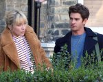 Florence Pugh e Andrew Garfield a luci rosse: il film We Live in Time vietato ai minori per le scene piccanti