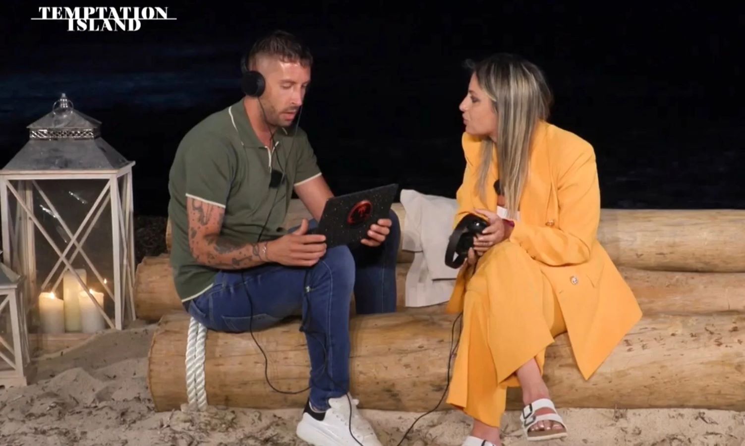 Christian e Ludovica durante il falò di confronto