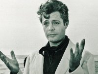 Marcello Mastroianni fa 100: quello che forse non sapevate sull'attore (visto attraverso scatti inediti)
