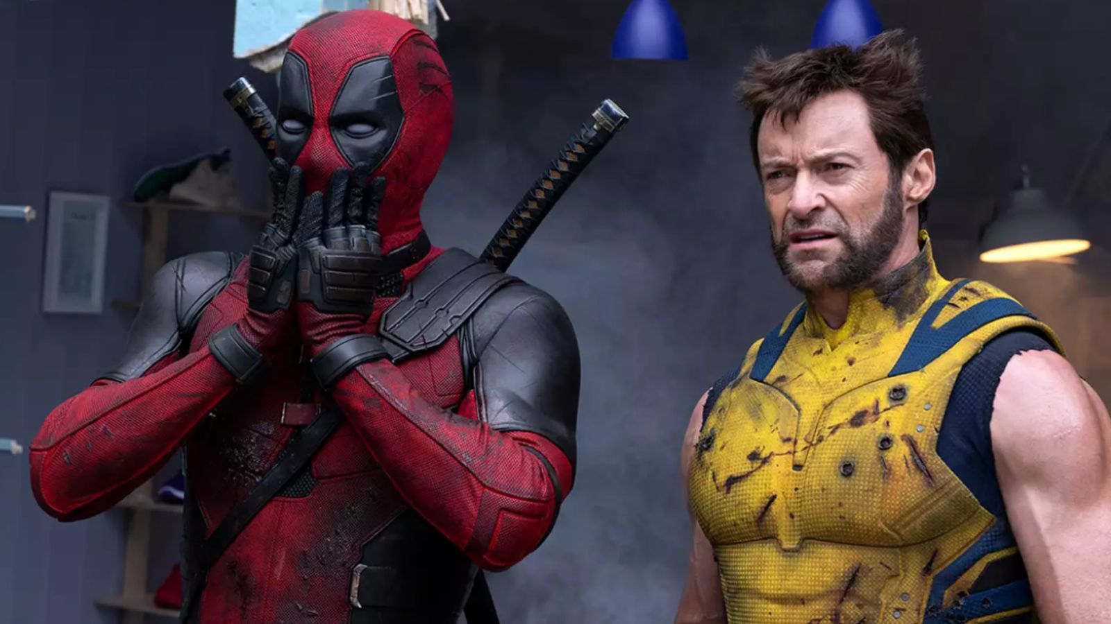 Hugh Jackman e Ryan Reynolds con indosso i costumi di Deadpool & Wolverine