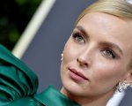 28 anni dopo: nelle prime foto dal set Jodie Comer viene inseguita da zombie... nudi?!