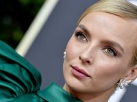 28 anni dopo: nelle prime foto dal set Jodie Comer viene inseguita da zombie... nudi?!