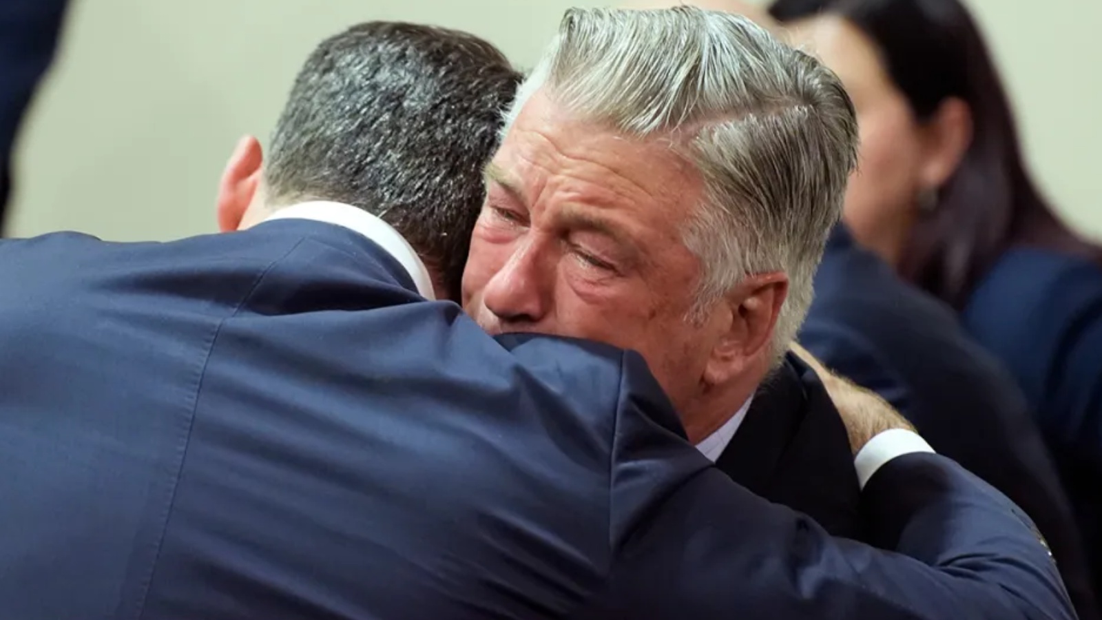 Un'immagine di Alec Baldwin durante il processo