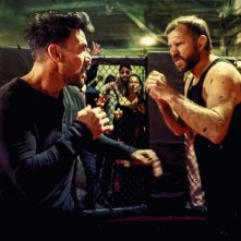 A luci spente: Frank Grillo in un'immagine