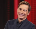 Marco Liorni su Rai 1: Sarà lui a condurre l'Anno che verrà' al posto del 'fuggitivo' Amadeus