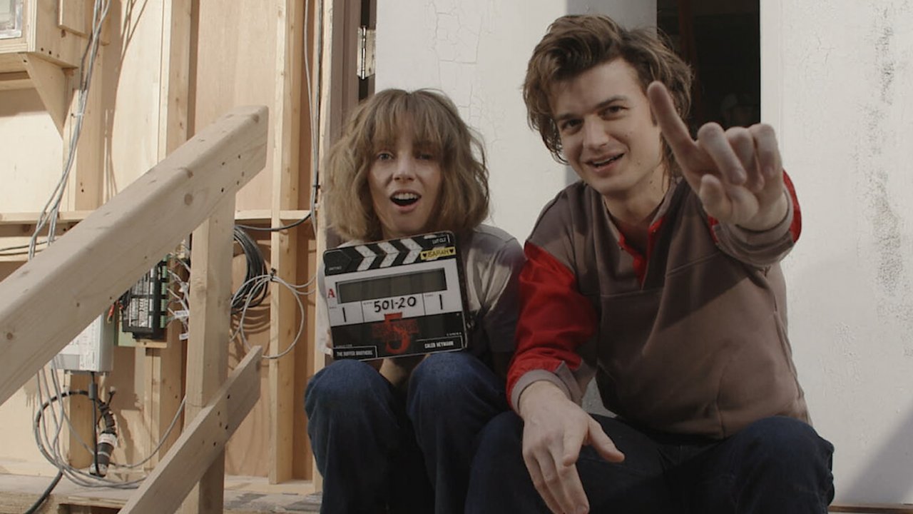 Maya Hawke e Joe Keery