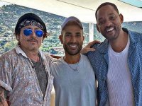 Johnny Depp e Will Smith in Toscana: dalle foto col cantante egiziano sullo yacht al duetto con Bocelli