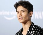 Top Gun: Maverick, tagliate le battute di Manny Jacinto: 'Tom Cruise scrive storie solo per Tom Cruise'