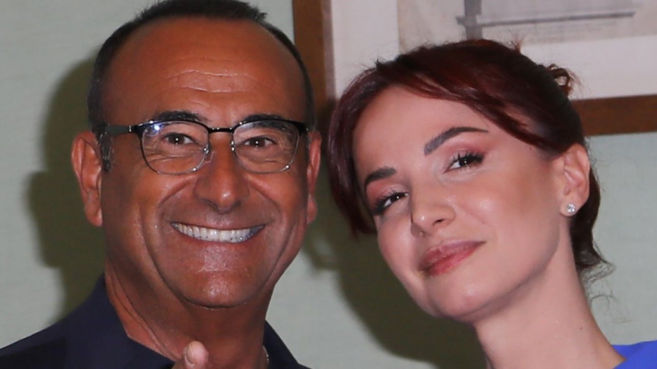 Una foto di Carlo Conti e Andrea Delogu