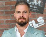 Suits L.A.: NBC ordina la produzione dello spinoff con star Stephen Amell
