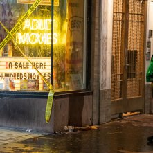 MaXXXine: Mia Goth in un momento del film