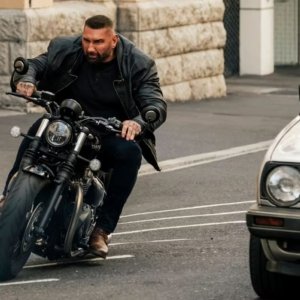 My Spy - La Città Eterna: Dave Bautista in una scena di azione