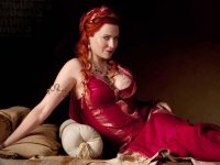 Lucy Lawless, la leggendaria Xena, sta per tornare nell'universo di Spartacus: ecco come
