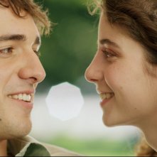 Un oggi alla volta: Tommas Cassissa e Ginevra Francesconi in una scena del film