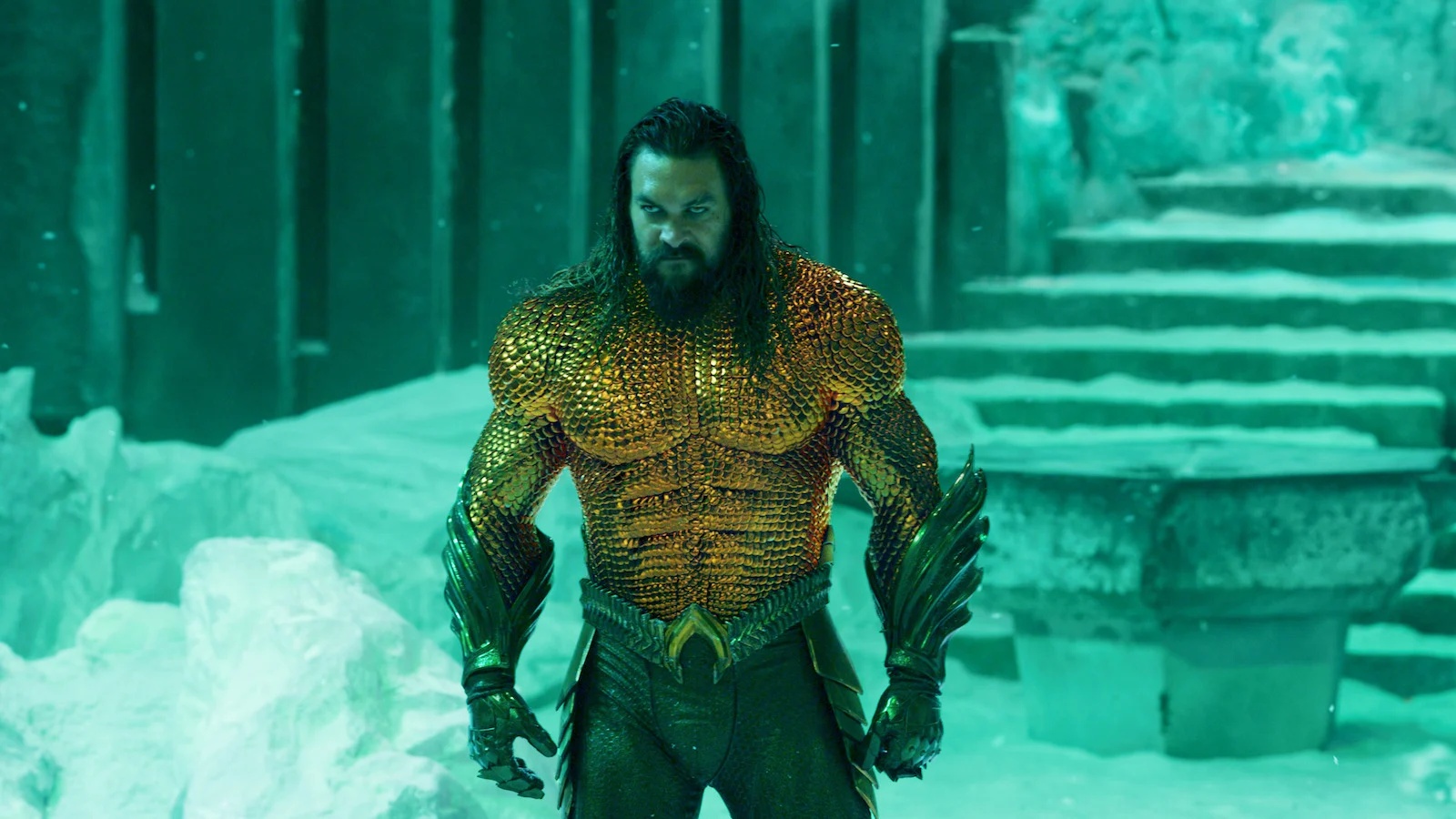 Jason Momoa in una scena di Aquaman e il Regno Perduto.