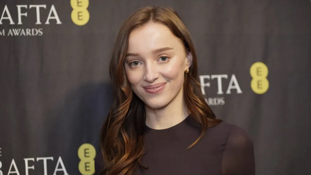 Phoebe Dynevor 