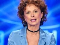 Grande Fratello, Beatrice Luzzi in un video parla di Giuseppe Garibaldi con un fan: 'Lo dici a me?'