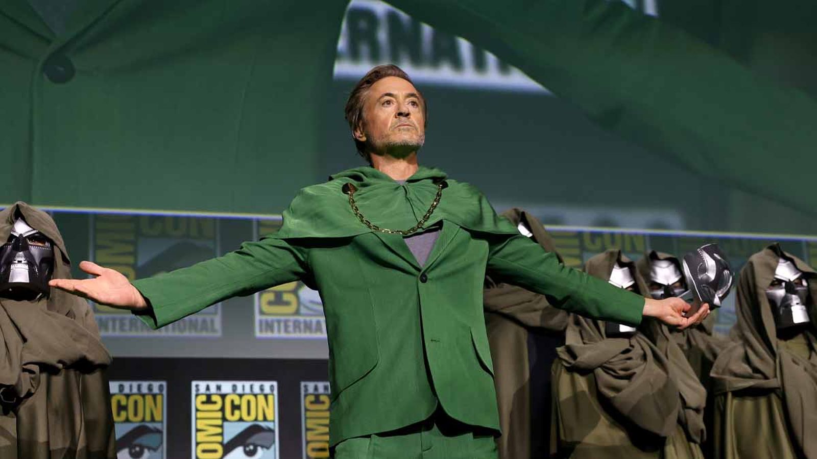 Robert Downey Jr. al San Diego Comic-Con con indosso il costume di Dottor Destino