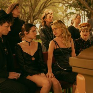 Un'immagine della serie Bad Monkey