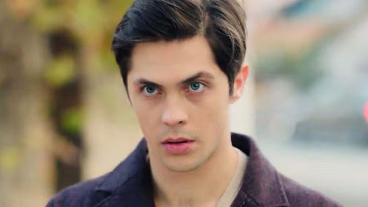 Barış Alpaykut interpreta Ozan