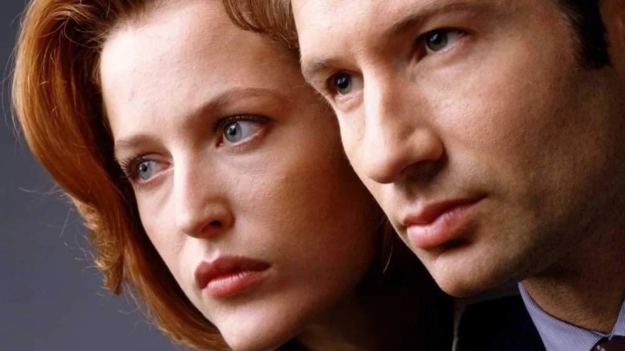 Primissimo piano di Gillian Anderson e David Duchovny in X-Files