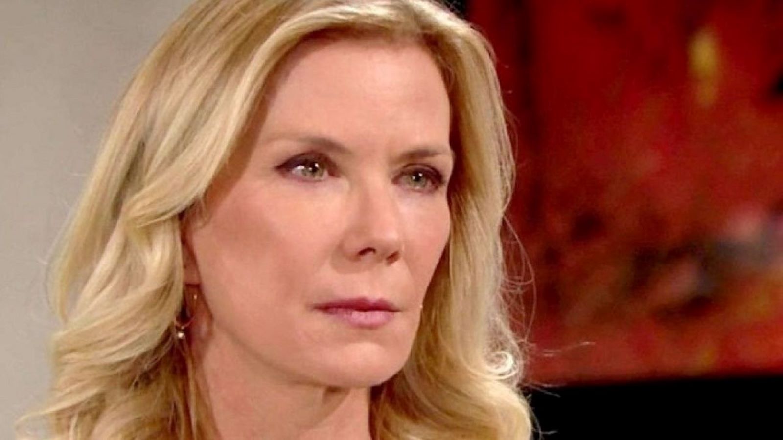 Un primo piano di Brooke Logan