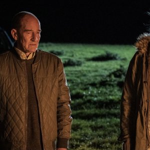 Bull:  David Hayman e Lois Brabin in una scena