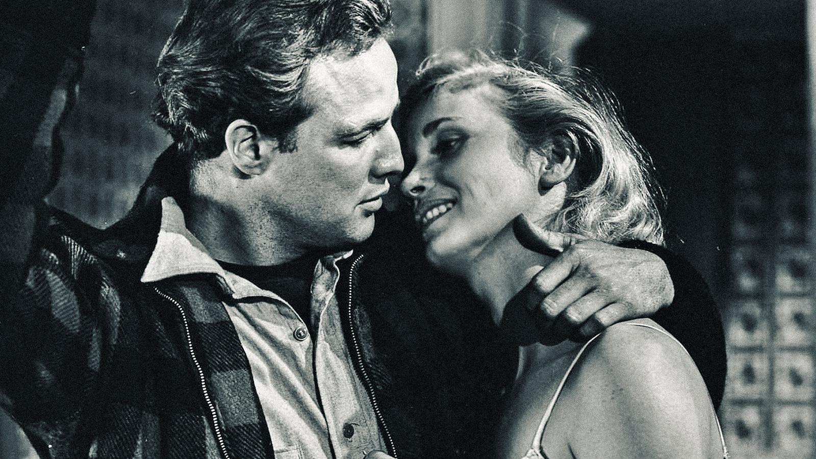 Un'immagine di Marlon Brando ed Eva Marie Saint