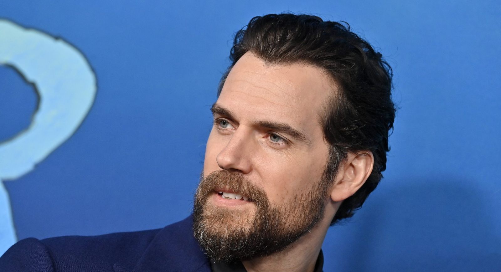 Un primo piano di Henry Cavill