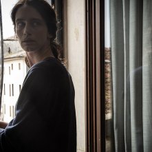 La vita accanto: Valentina Bellè in una scena