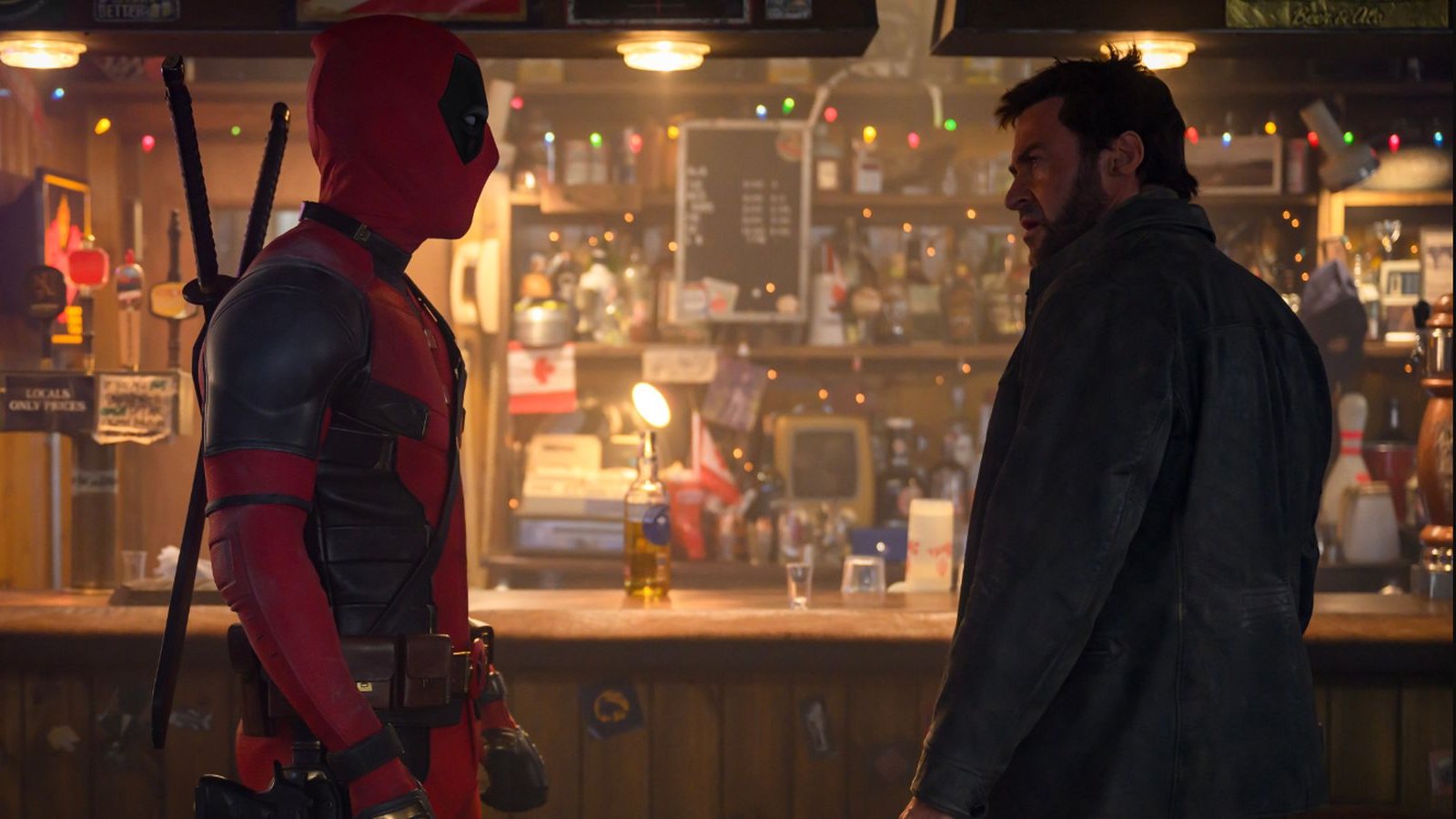 Deadpool stana Logan in un bar