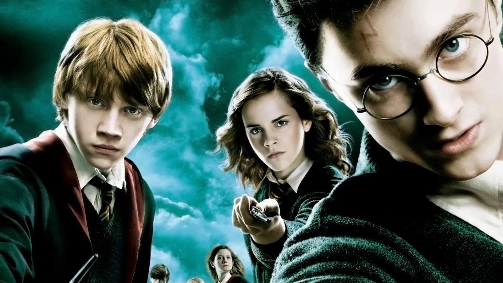 Daniel Radcliffe, Rupert Grint ed Emma Watson in uno dei poster dei film di Harry Potter.